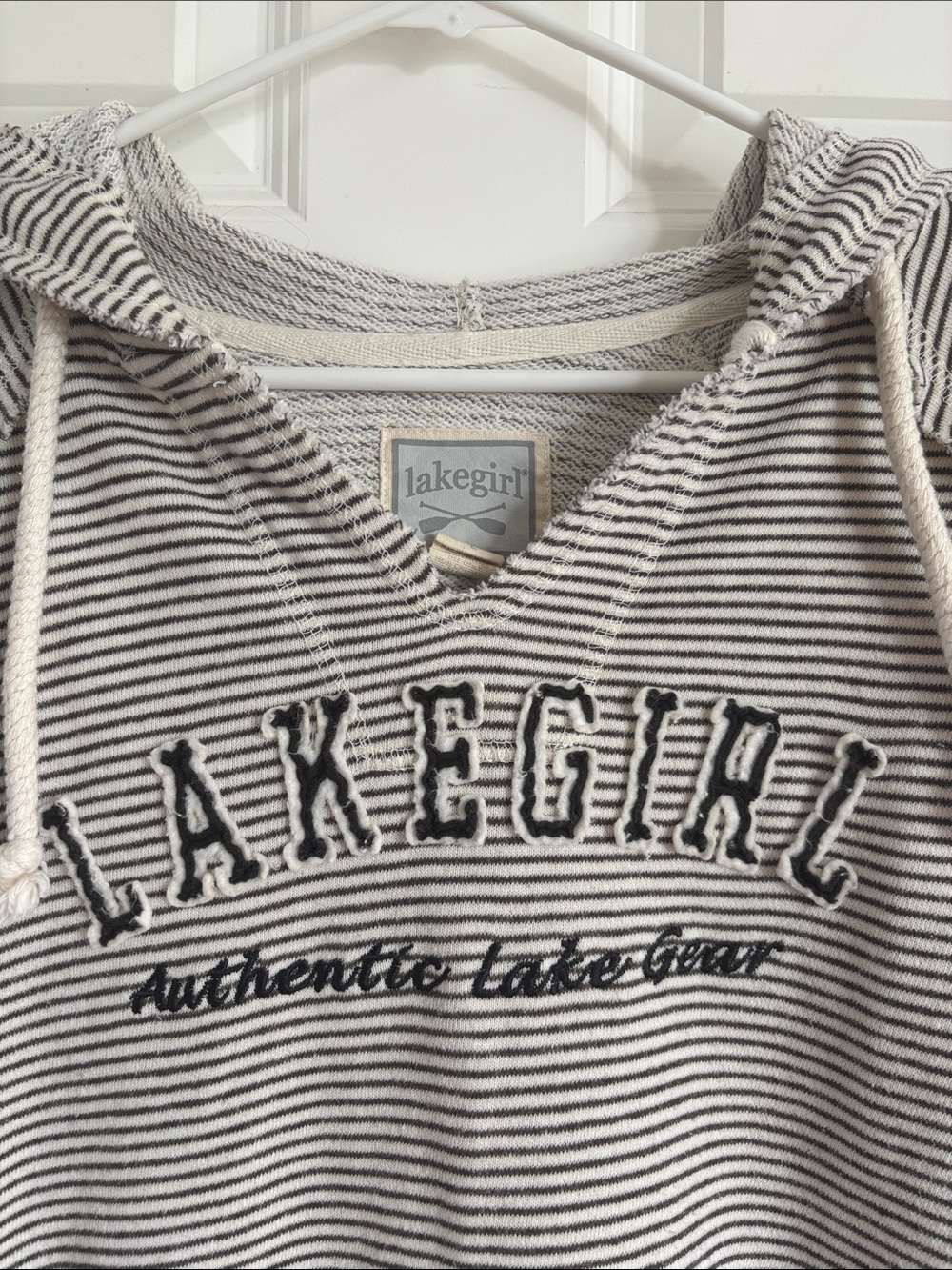 Lakegirl Striped Scoop-Neck Hoodie Sweater - Cream & Black - Picture 4 of 4